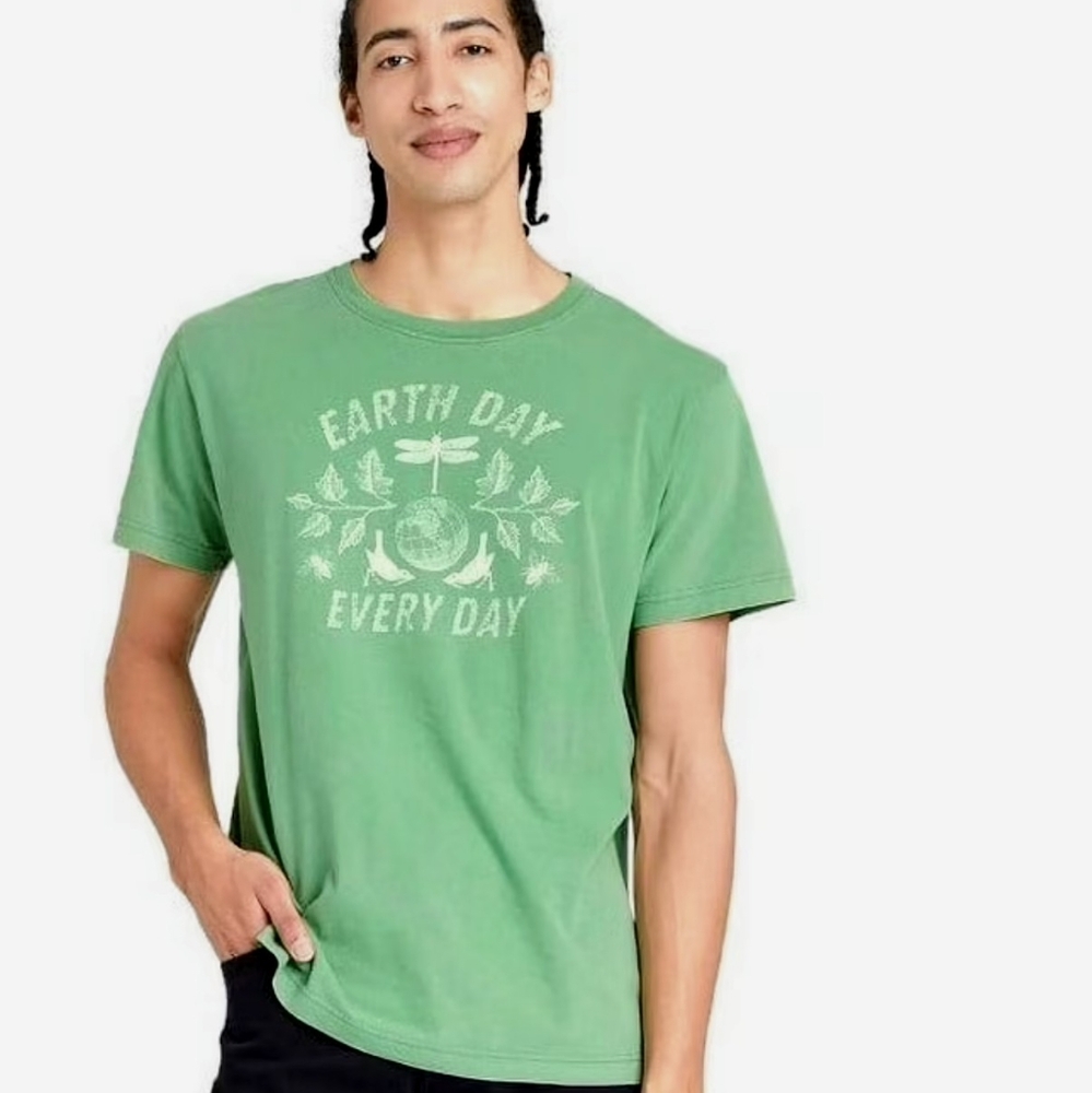 Earth day Every Day l  Graphic Tee. S - Picture 2 of 10